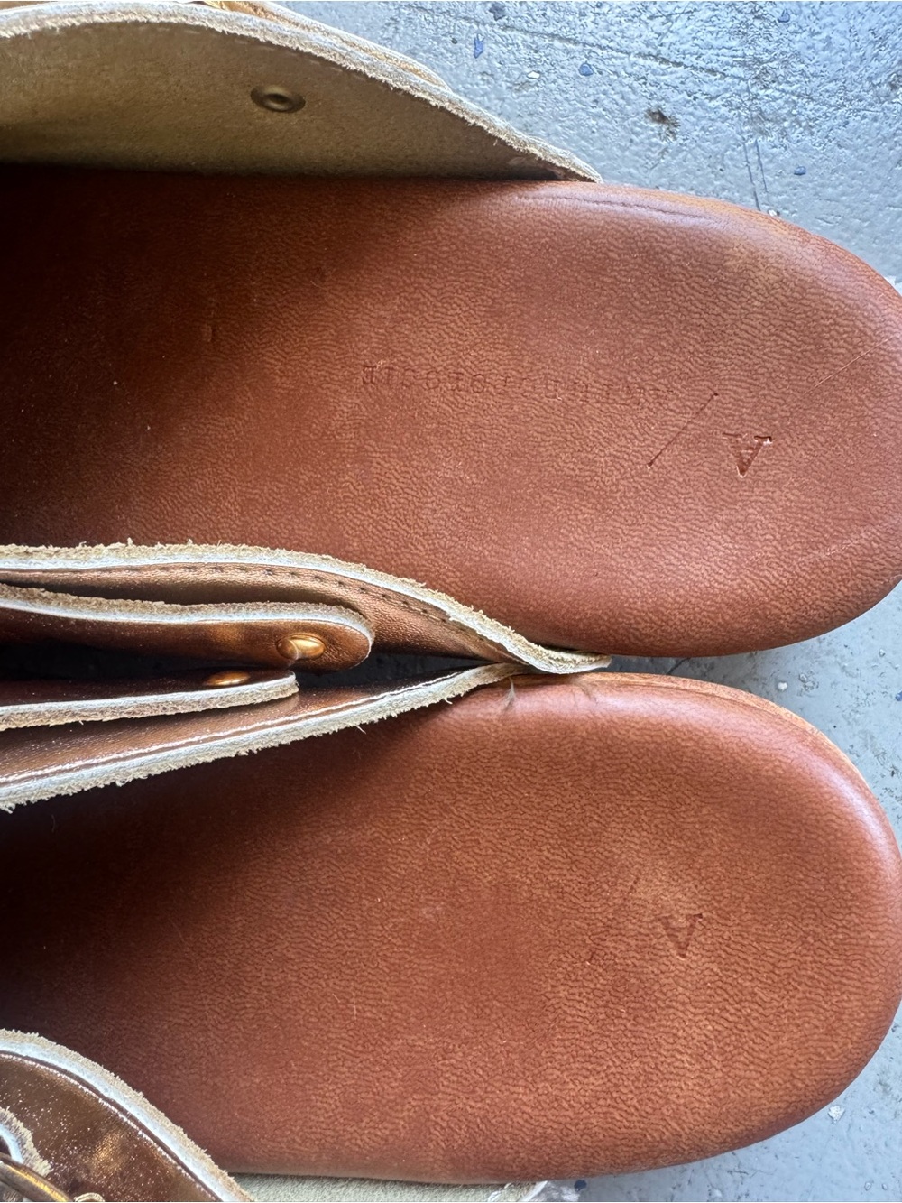 Anthropologie Abba Rose Gold Metallic Leather Clogs. - Picture 3 of 9